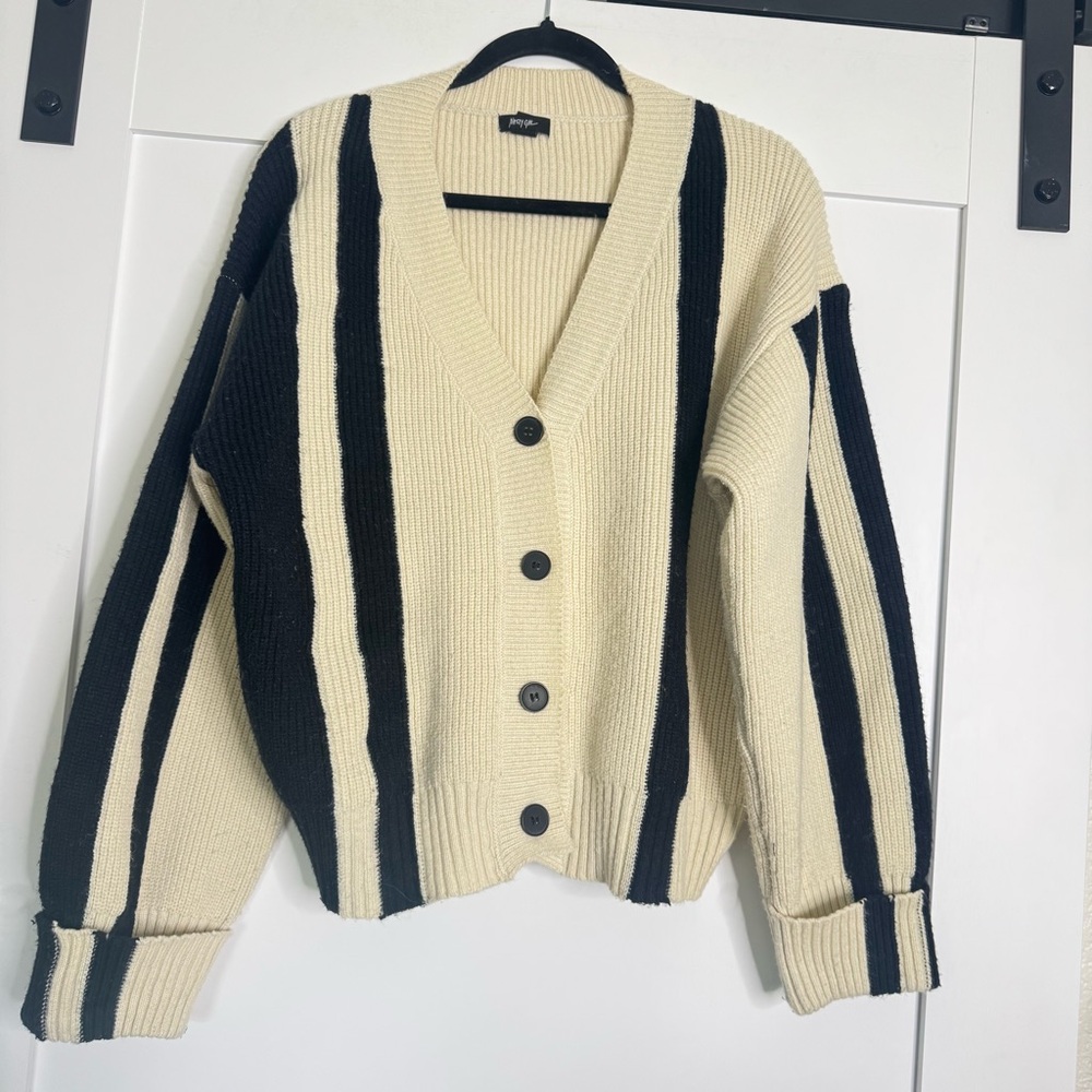 FLASH SALE! Nasty Gal cream and black slouchy cardigan sweater - Picture 7 of 11